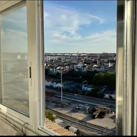 Cost - Double Single Bed With Share Bathroom * Lisbon