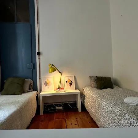 Cost - Double Single Bed With Share Bathroom Homestay *